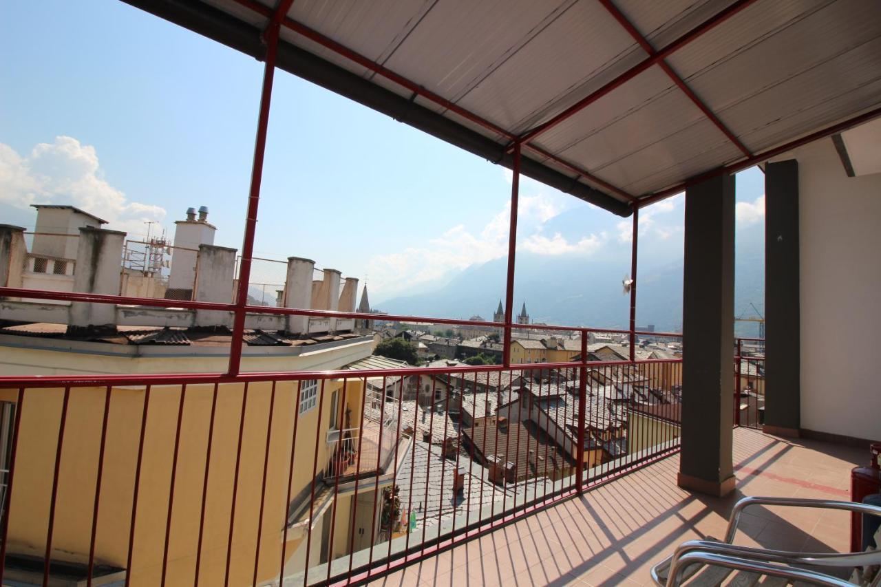Lovely Panoramic View Apartment - Affitti Brevi Italia Aosta Buitenkant foto